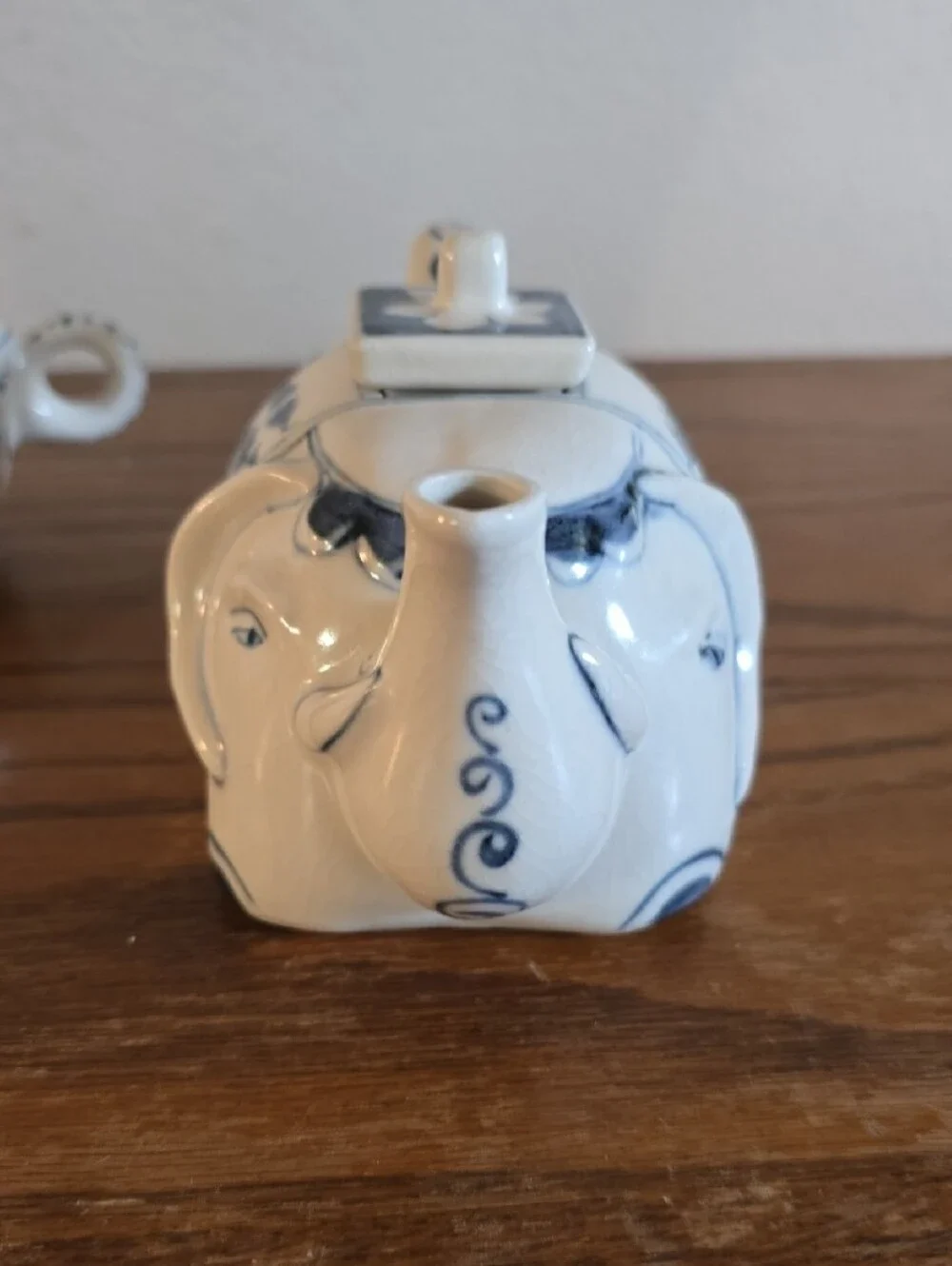 Vintage Asian Elephant Teapot Set with 2 Matching Cups - Tote 15